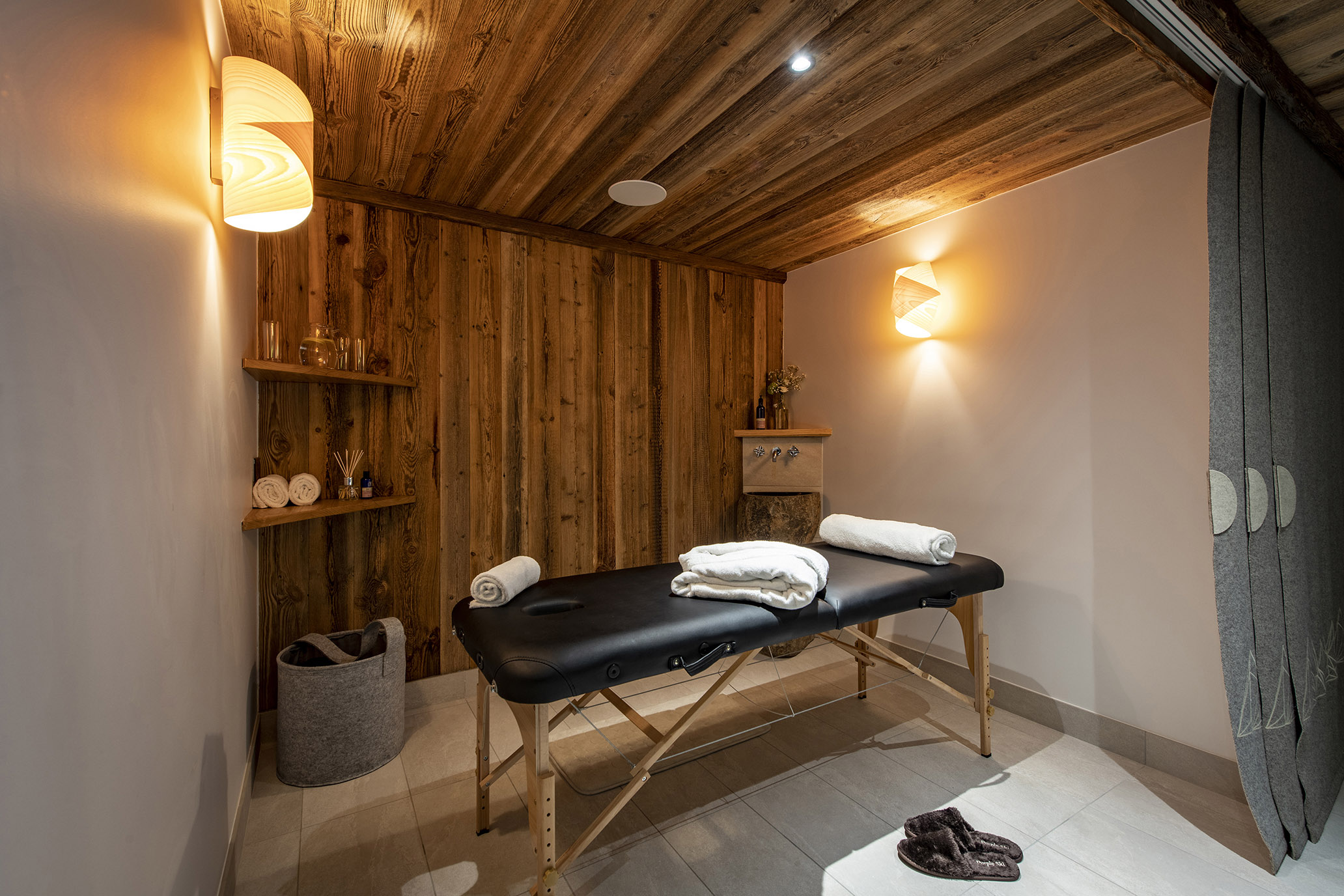 Massage area - Machapuchare029Web