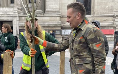 Campaigner and champion “tree hugger” Chris Packham makes landmark planting at the V&A